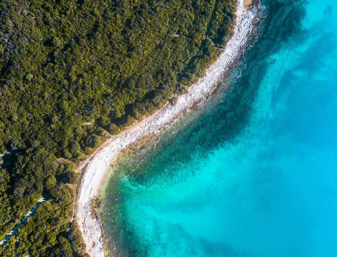 Villa Elena Deluxe mit Whirlpool und POOL am MEER Fažana