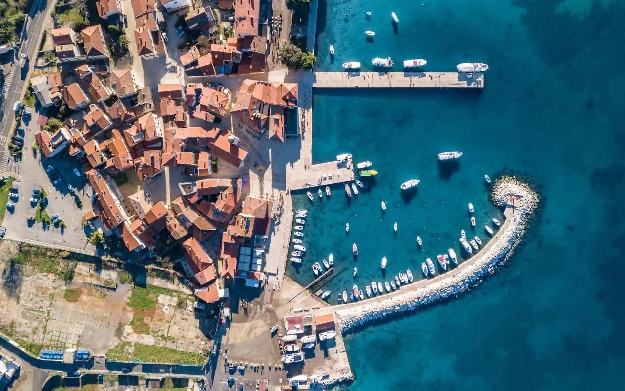 Villa Elena: Seaside Luxury with Whirlpool and Brijuni Islands View Fazana
